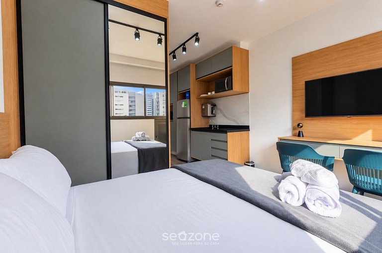 Studio em Cond. c/ Vista p/ Cid. HMR0613