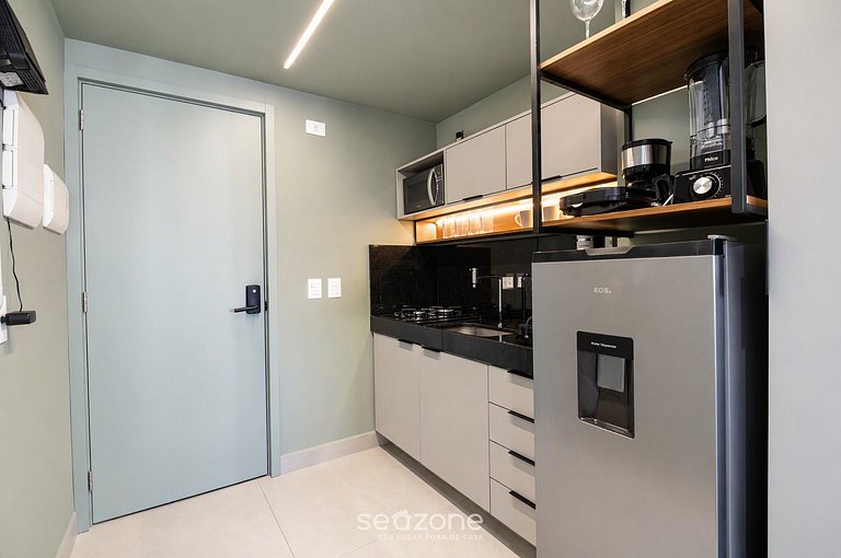 Studio em Cond. c/ Piscina e Garagem VHE0510