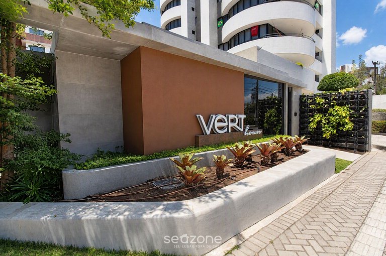 Studio em Cond. c/ Piscina e Garagem VHE0510