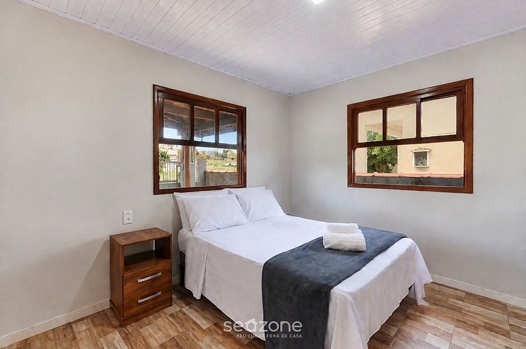 Casa Bem localizada c/ churrasq. TOU0497