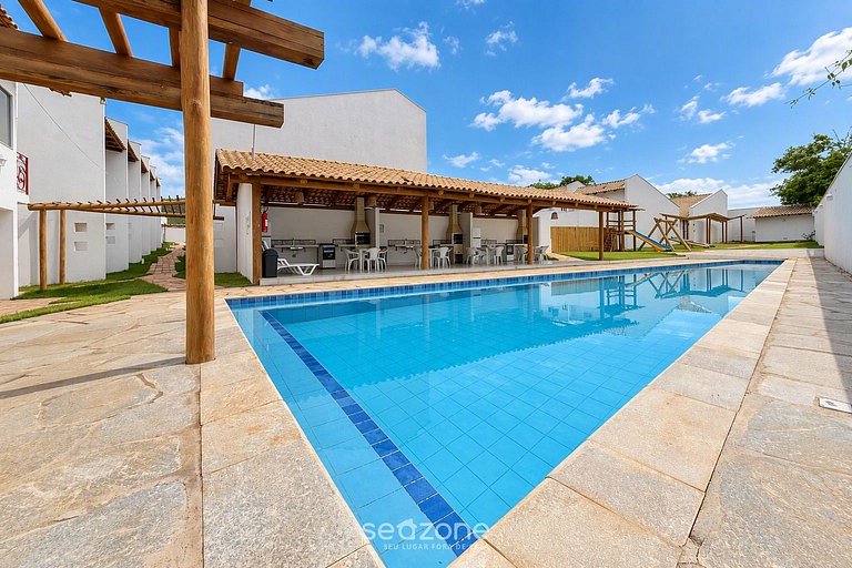 Apto. Bien ubicado en Condo. c/ Piscina QDP0007