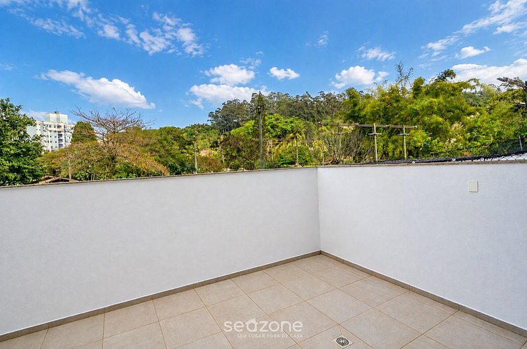 Apto. Bem localizado c/ Vista Cid. IEG0106