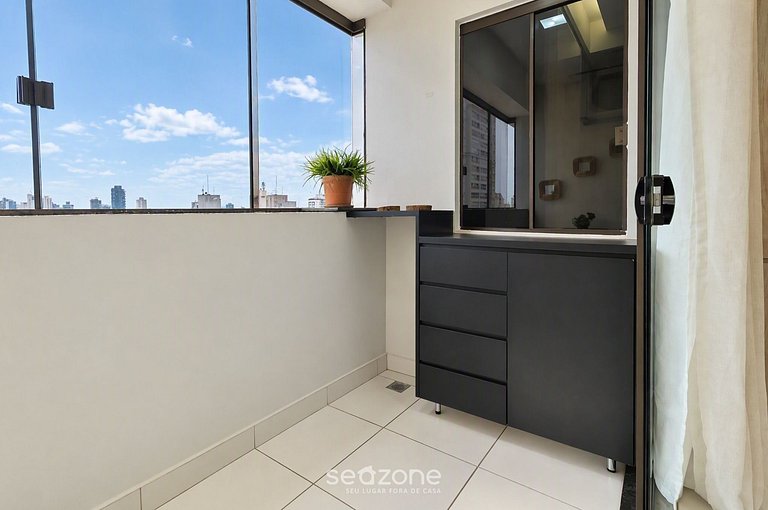 Studio em Cond. c/ Piscina e Vista Cid. BLI1403
