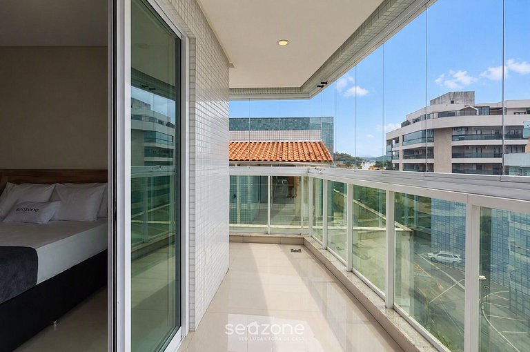 Apto. c/ Balcón en Condo. c/ Piscina RBM0305
