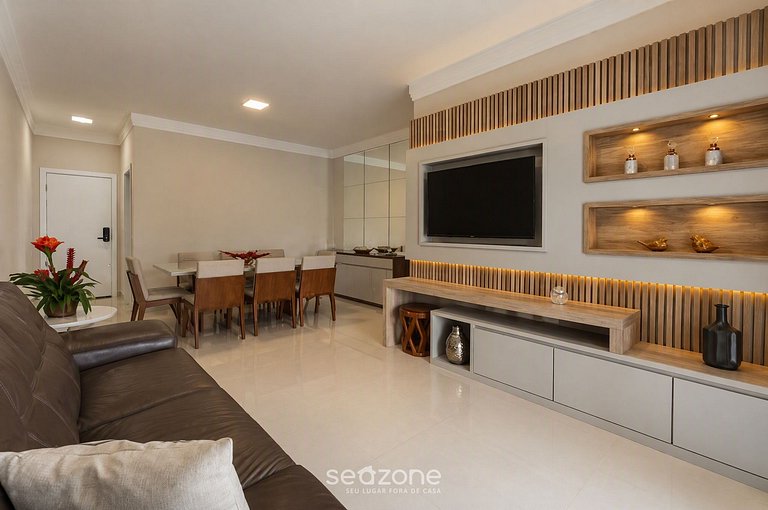 Apto. c/ Balcón en Condo. c/ Piscina RBM0305