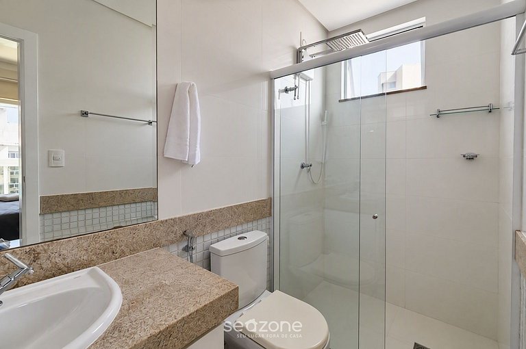Apto. c/ Balcón en Condo. c/ Piscina RBM0305