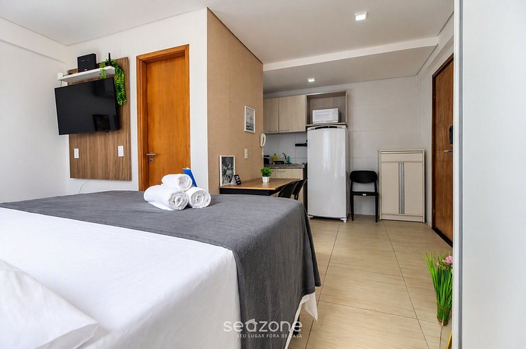 Studio en Condo. c/ Piscina y Garaje GOL0205