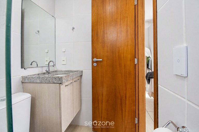 Studio em Cond. c/ Piscina e Garagem GOL0205