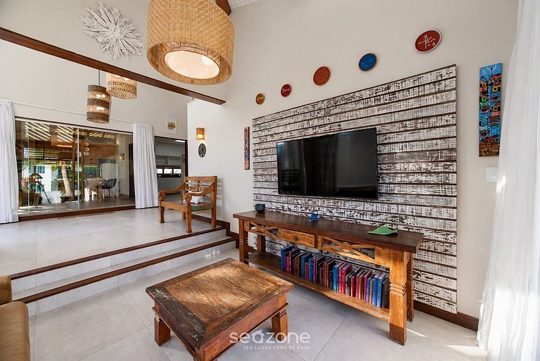 Casa em Cond. c/ Piscina Privativa AJE0002
