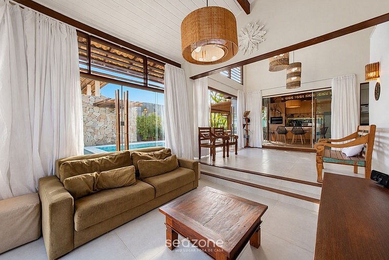 Casa em Cond. c/ Piscina Privativa AJE0002