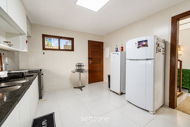 Casa em Cond. c/ Piscina Privativa AJE0002