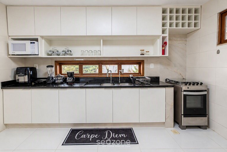 Casa em Cond. c/ Piscina Privativa AJE0002