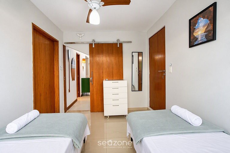Casa em Cond. c/ Piscina Privativa AJE0002