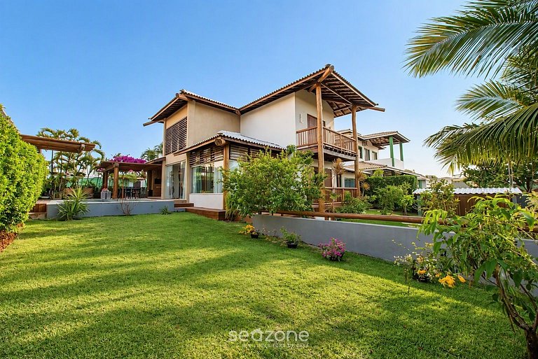 Casa em Cond. c/ Piscina Privativa AJE0002
