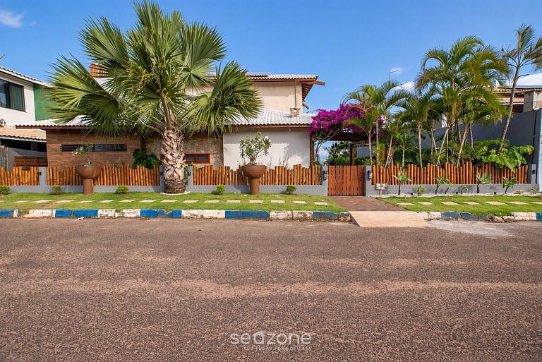 Casa en Condo. c/ Piscina Priv. AJE0002