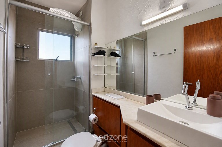 Apto. Bem localizado em Cond. c/ Piscina PCF0301