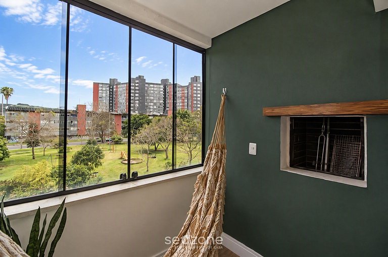 Apto. Bem localizado em Cond. c/ Piscina PCF0301