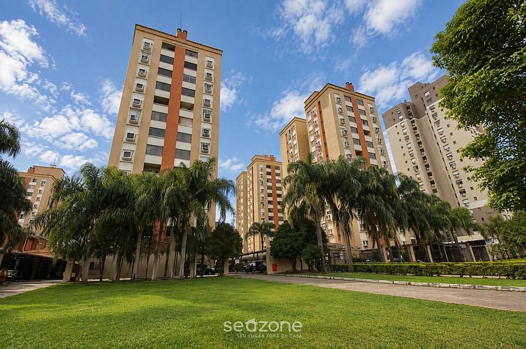 Apto. Bem localizado em Cond. c/ Piscina PCF0301