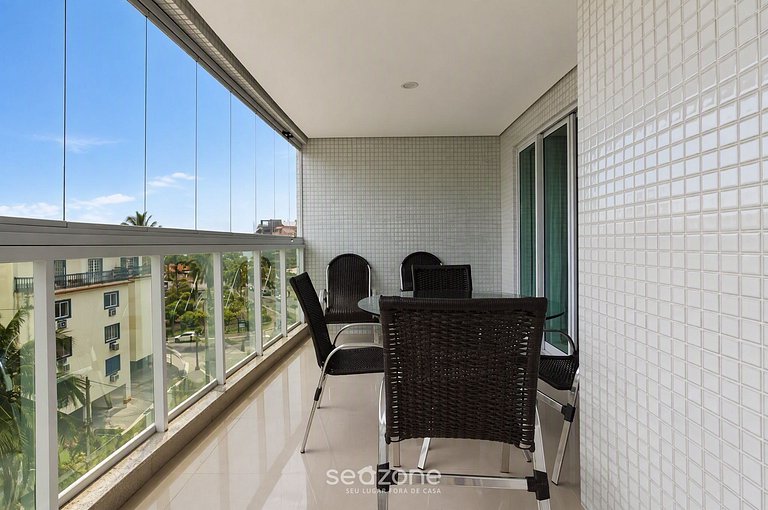 Apto. c/ Balcón en Condo. c/ Piscina RBM0305