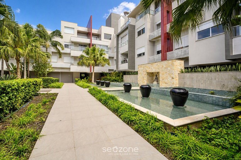 Apto. c/ Balcón en Condo. c/ Piscina RBM0305
