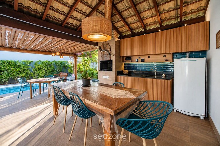 Casa em Cond. c/ Piscina Privativa AJE0002
