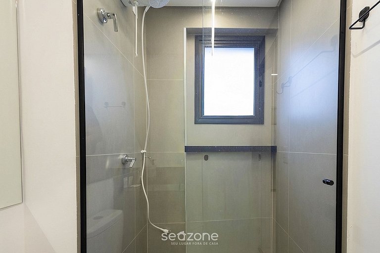 Apto em Cond. c/ Piscina no Setor Marista LIU2306