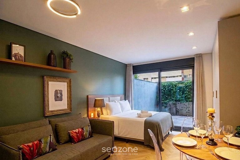 Studio em Cond. c/ Piscina e Vista Cid. MVE0204