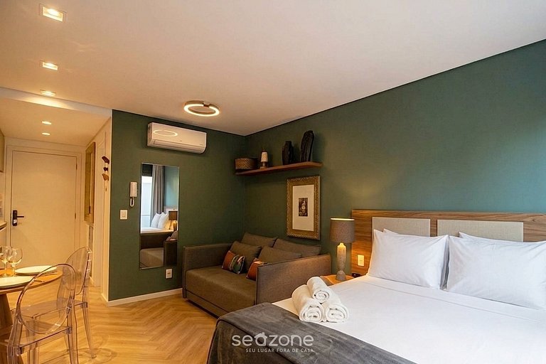 Studio em Cond. c/ Piscina e Vista Cid. MVE0204