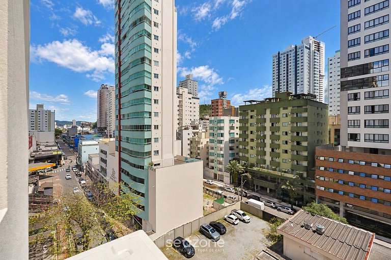 Apto. en Condo. a 870m de Pr Central ILS0606