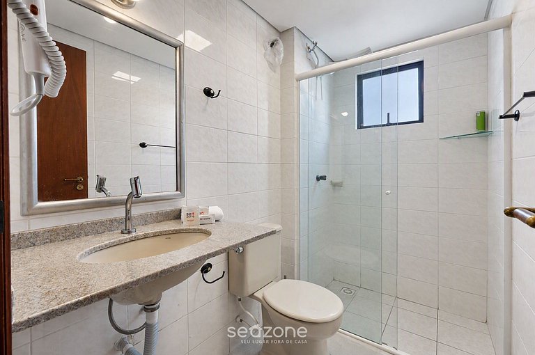Apto. en Condo. a 870m de Pr Central ILS0606
