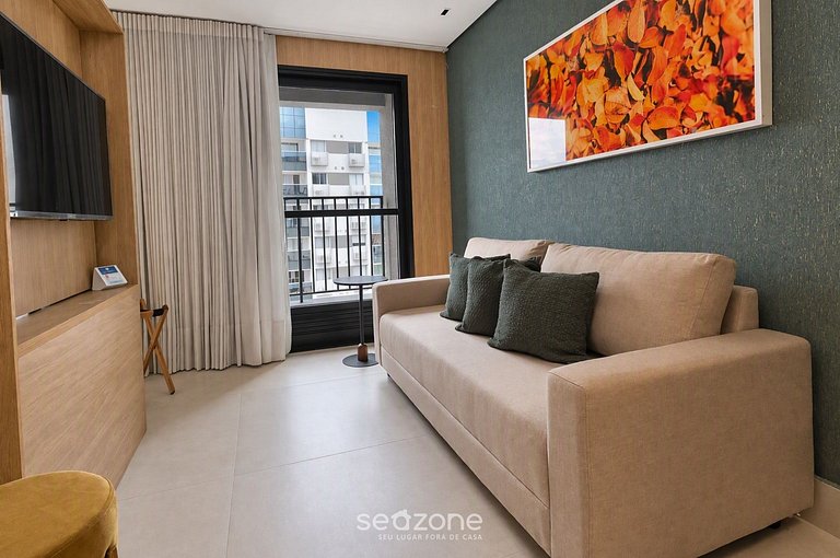 Studio em Cond. c/ Piscina e Vista Cid. HCL2906