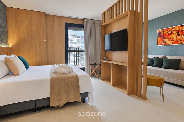 Studio em Cond. c/ Piscina e Vista Cid. HCL2906