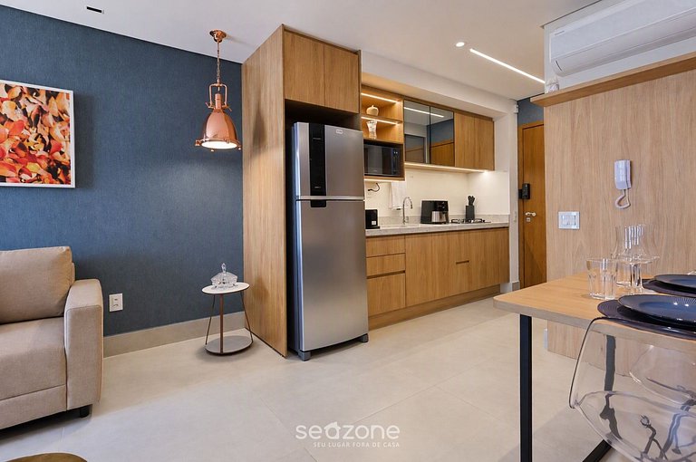 Studio em Cond. c/ Piscina e Vista Cid. HCL2906