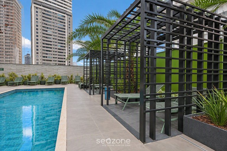 Studio em Cond. c/ Piscina e Vista Cid. HCL2906
