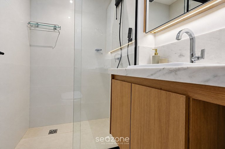Studio em Cond. c/ Piscina e Vista HCL2406
