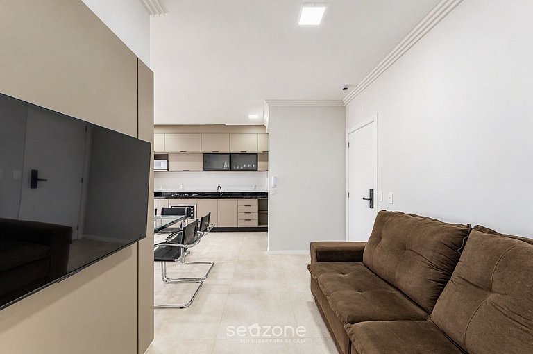 Apto. em Cond. c/ Piscina a 400m da Praia LAV1305