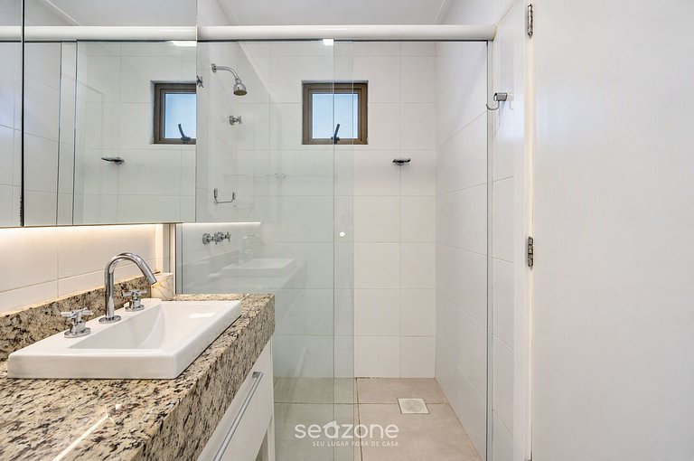 Apto. en Condo. c/ Piscina y parr. LPE0205