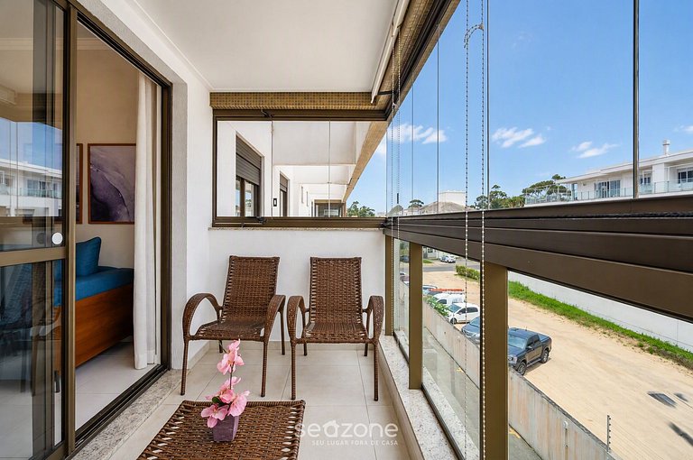 Apto. en Condo. c/ Piscina y parr. LPE0205