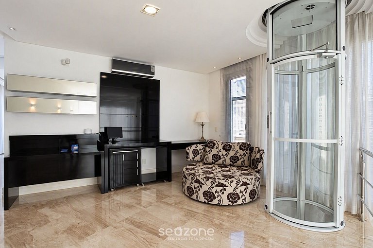Casa em Cond. c/ Piscina Priv. TIR0563
