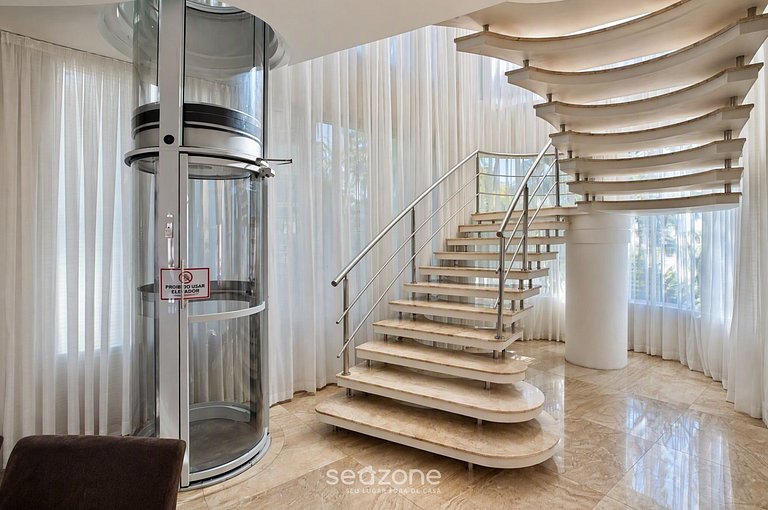 Casa em Cond. c/ Piscina Priv. TIR0563