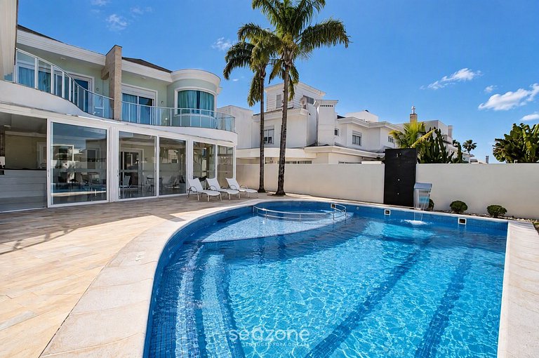 Casa en Condo. c/ Piscina Priv. TIR0563
