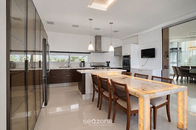 Casa c/ Piscina Priv. em Jurerê Int. TIR0563