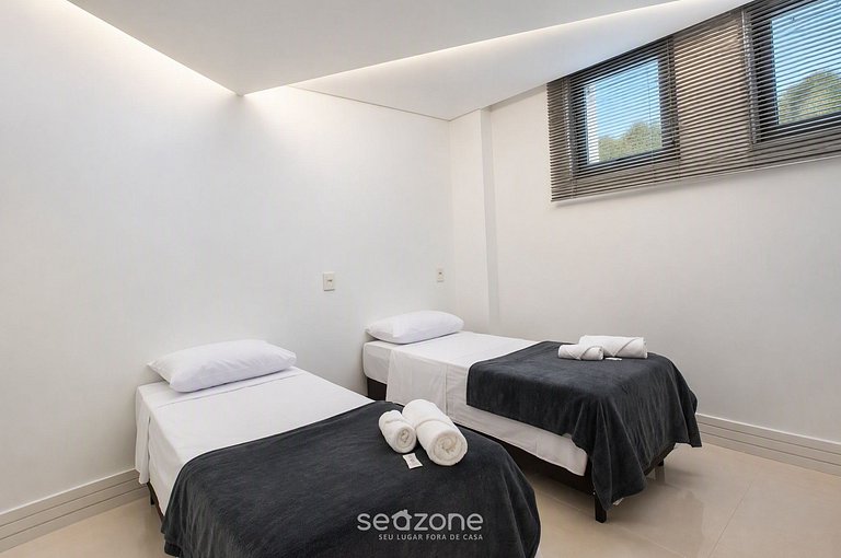 Casa em Cond. c/ Piscina Priv. TIR0563