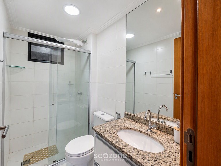 Apto. em Cond. c/ Piscina e Vista Cid. GII0302