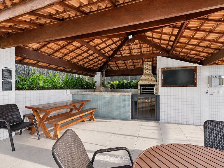 Apto. em Cond. c/ Piscina e Vista Cid. GII0302