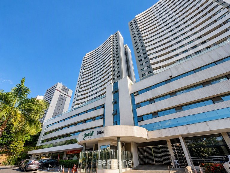 Apto. em Cond. c/ Piscina e Vista Cid. GII0302