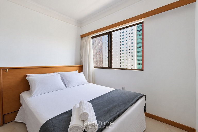 Studio em Cond. c/ Piscina a 950m da Pr SUL1004