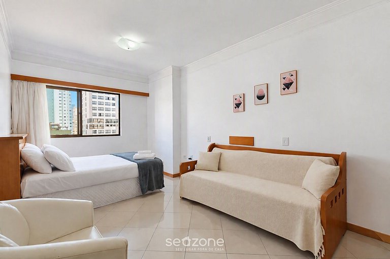 Studio em Cond. c/ Piscina a 950m da Pr SUL1004