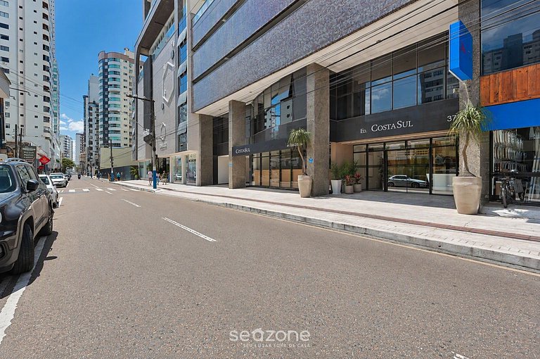 Studio em Cond. c/ Piscina a 400m da Pr SUL1004