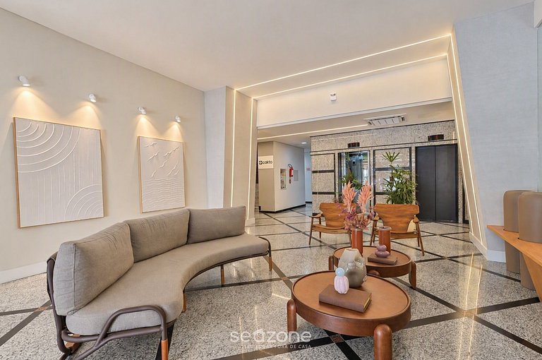 Studio em Cond. c/ Piscina a 950m da Pr SUL1004